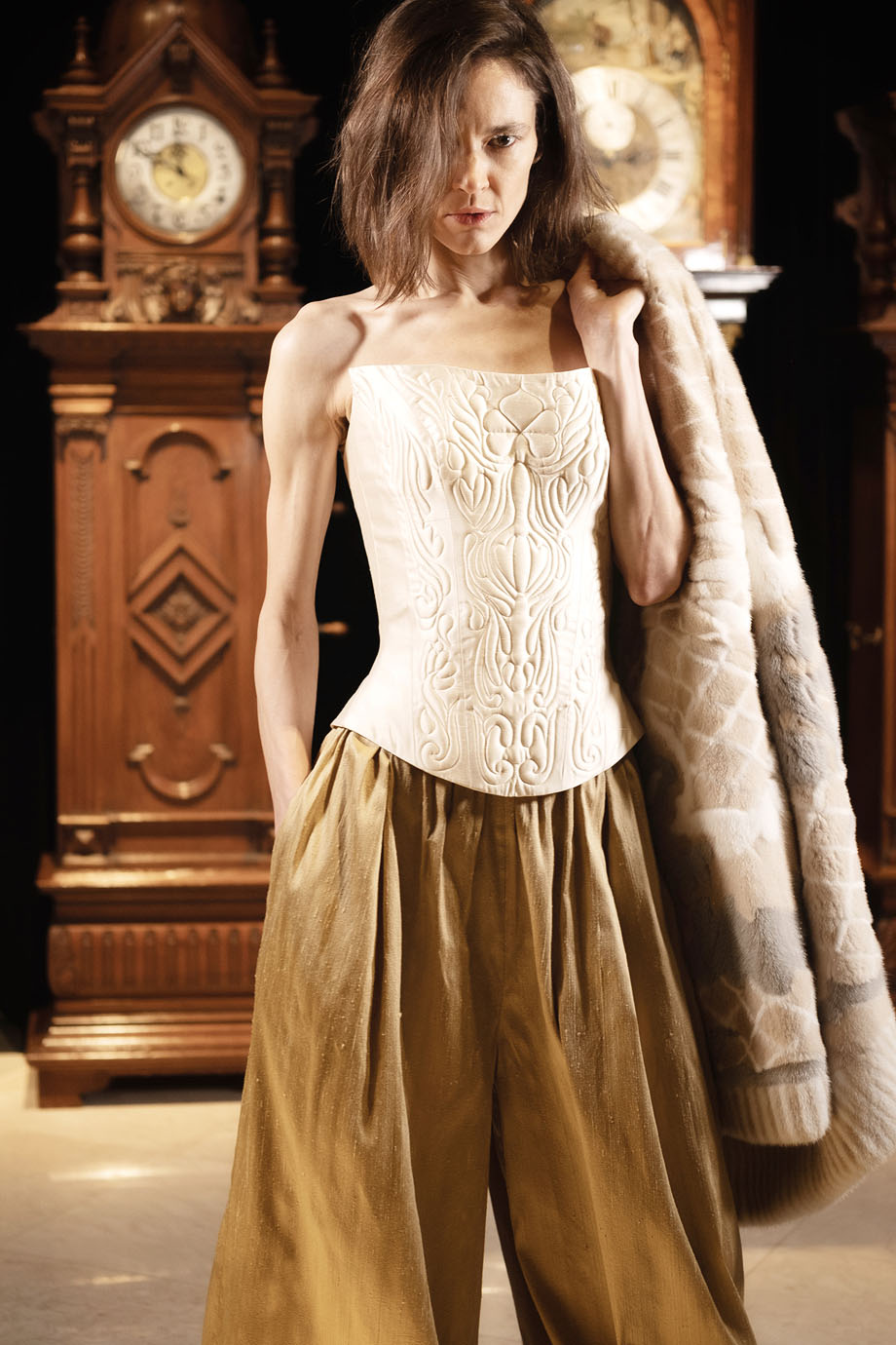 Корсет с фигурной стёжкой