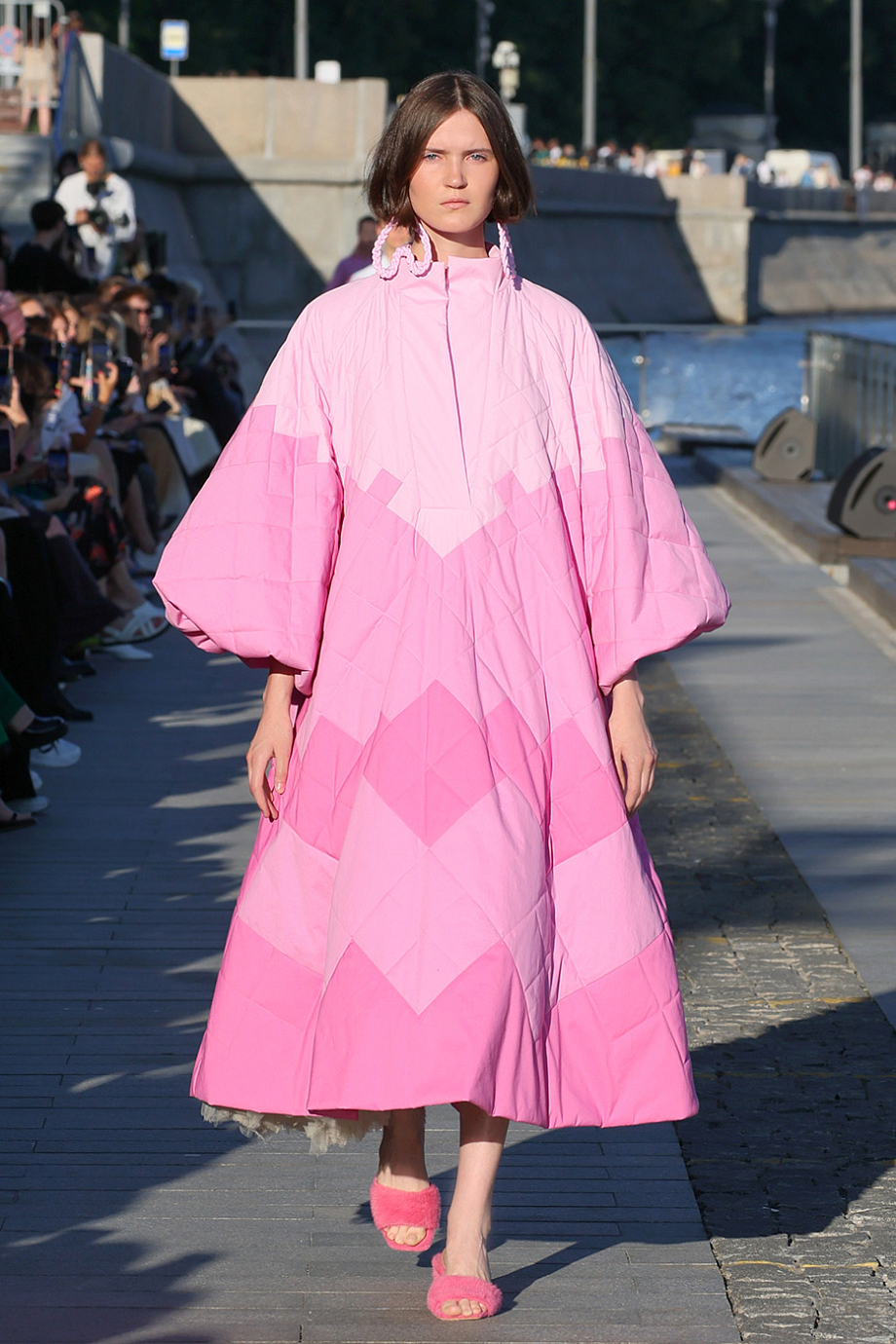 Платье стеганое в трёх оттенках розового AKHMADULLINA