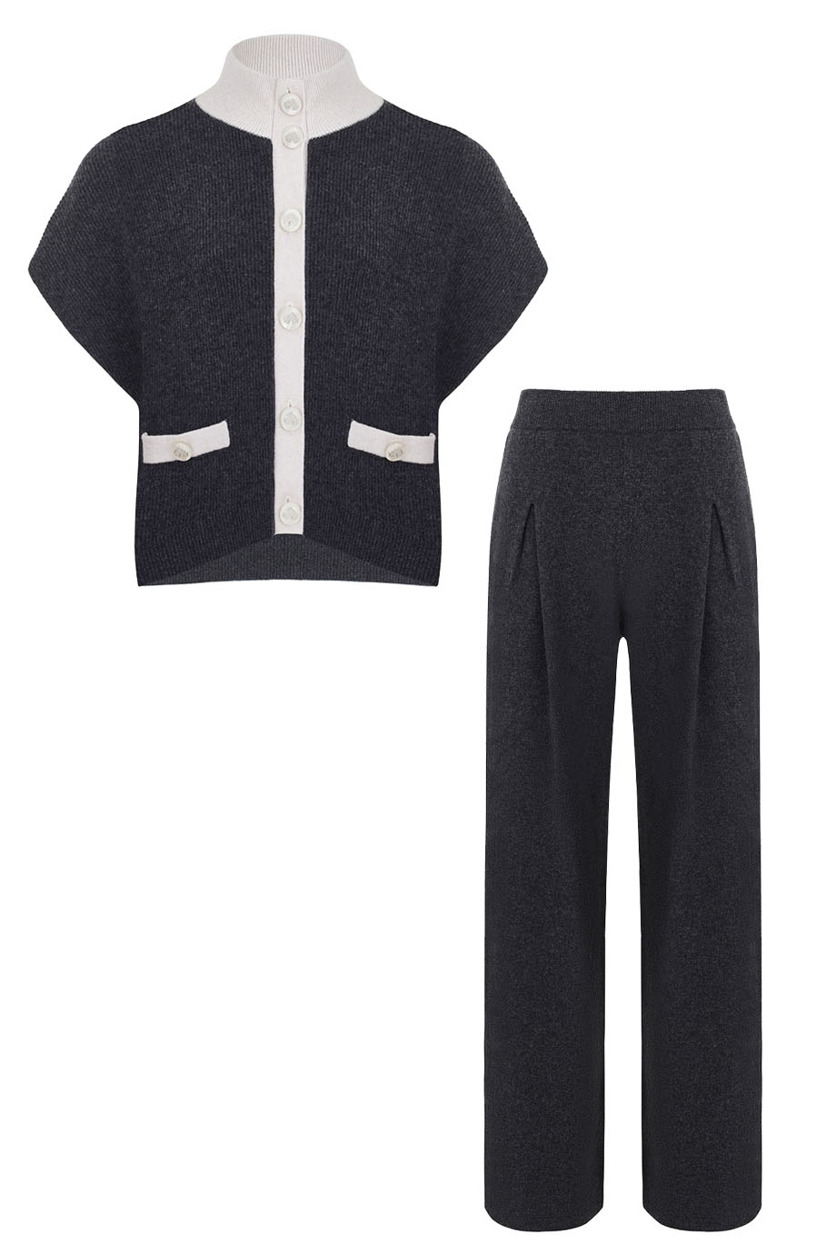 Костюм вязаный